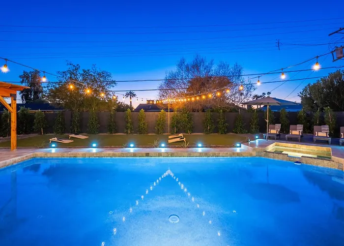 Luxuryoasis Htdpoolhottubfire Pitgolf Oldtown Holiday home