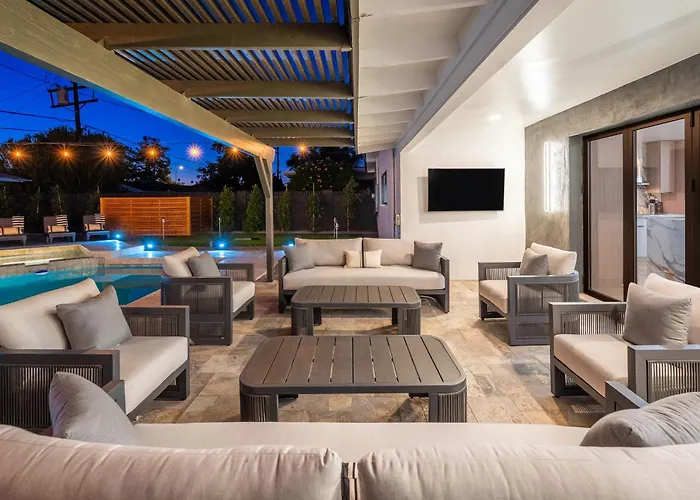 Luxuryoasis Htdpoolhottubfire Pitgolf Oldtown Holiday home *
