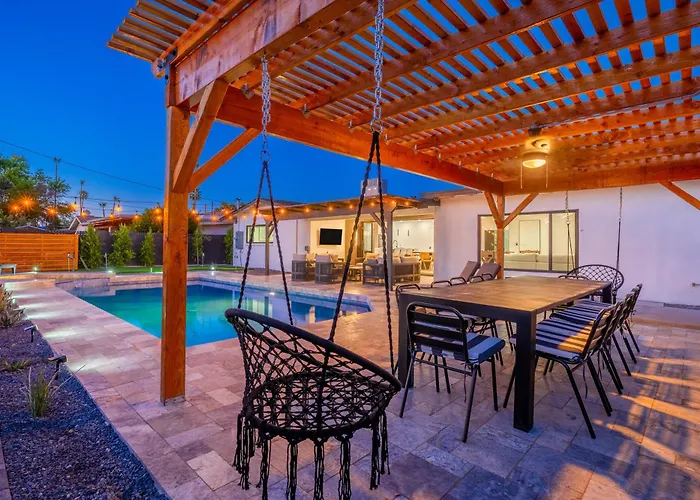 Luxuryoasis Htdpoolhottubfire Pitgolf Oldtown Holiday home