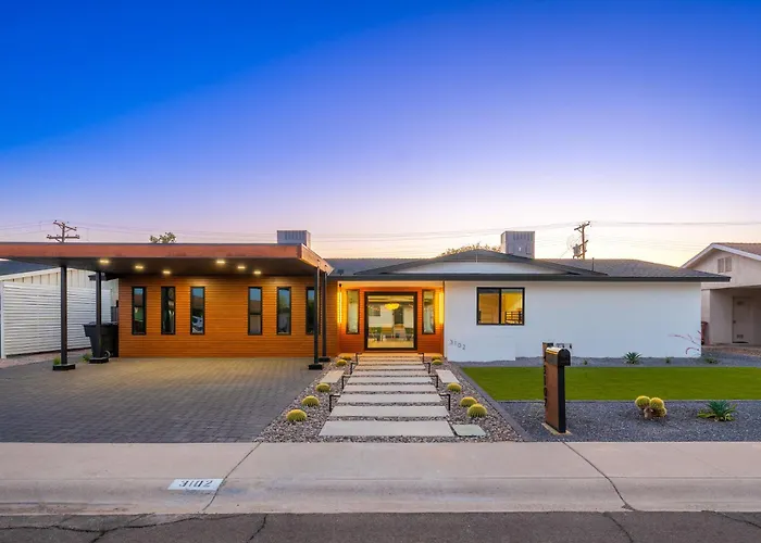 Holiday home Luxuryoasis Htdpoolhottubfire Pitgolf Oldtown