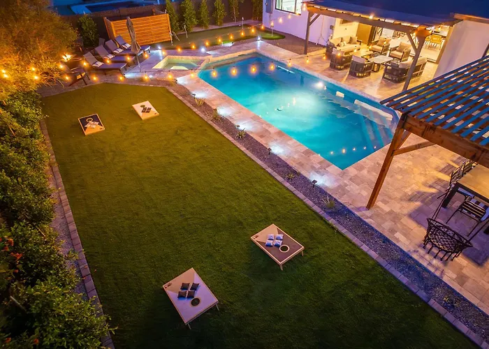 Luxuryoasis Htdpoolhottubfire Pitgolf Oldtown Holiday home